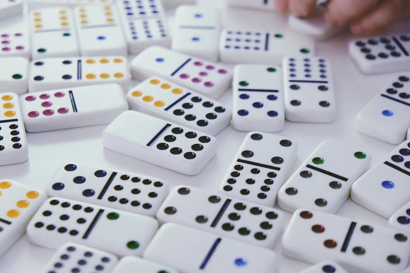 Một số luật chơi trong cách chơi domino luôn thắng